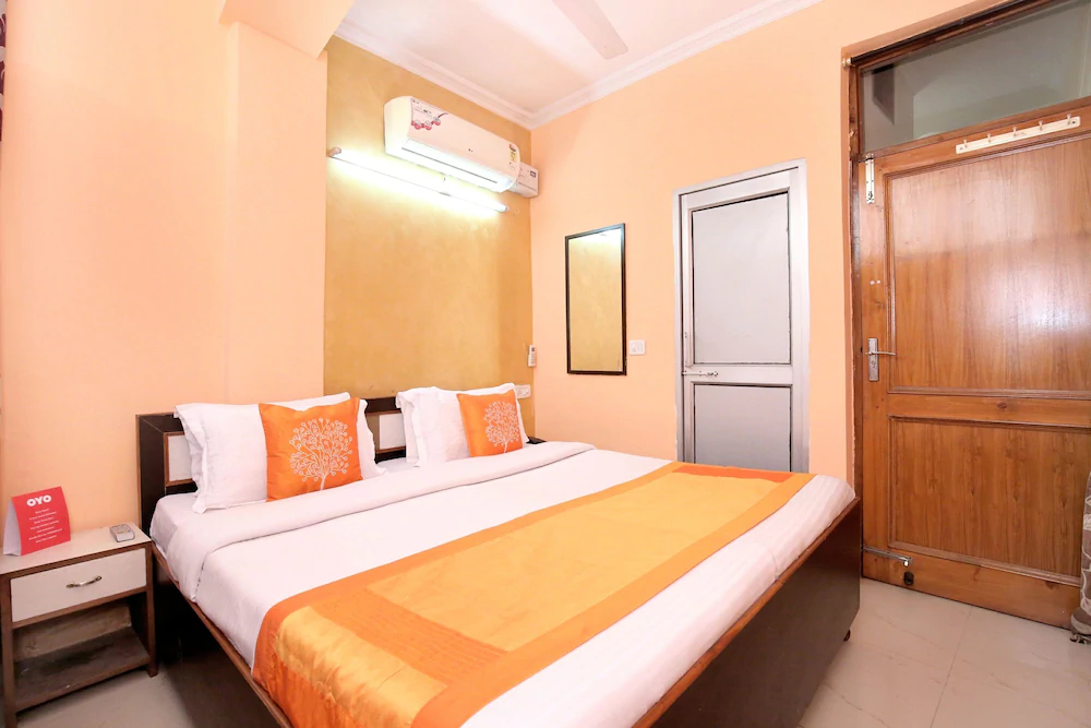 Hotel Paras By OYO Rooms