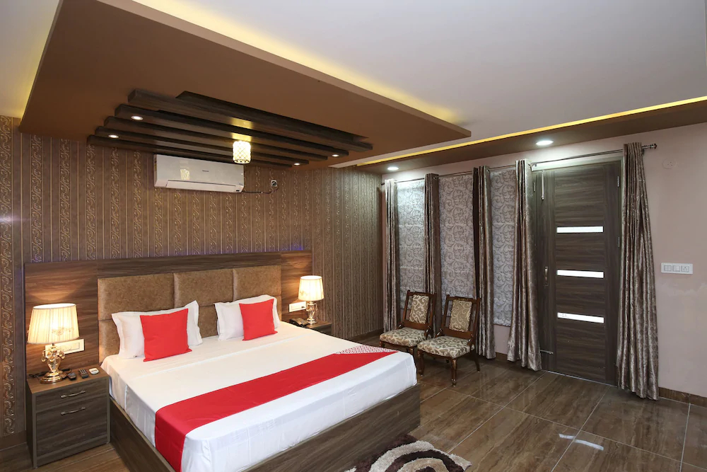 Hotel Platina By OYO Rooms