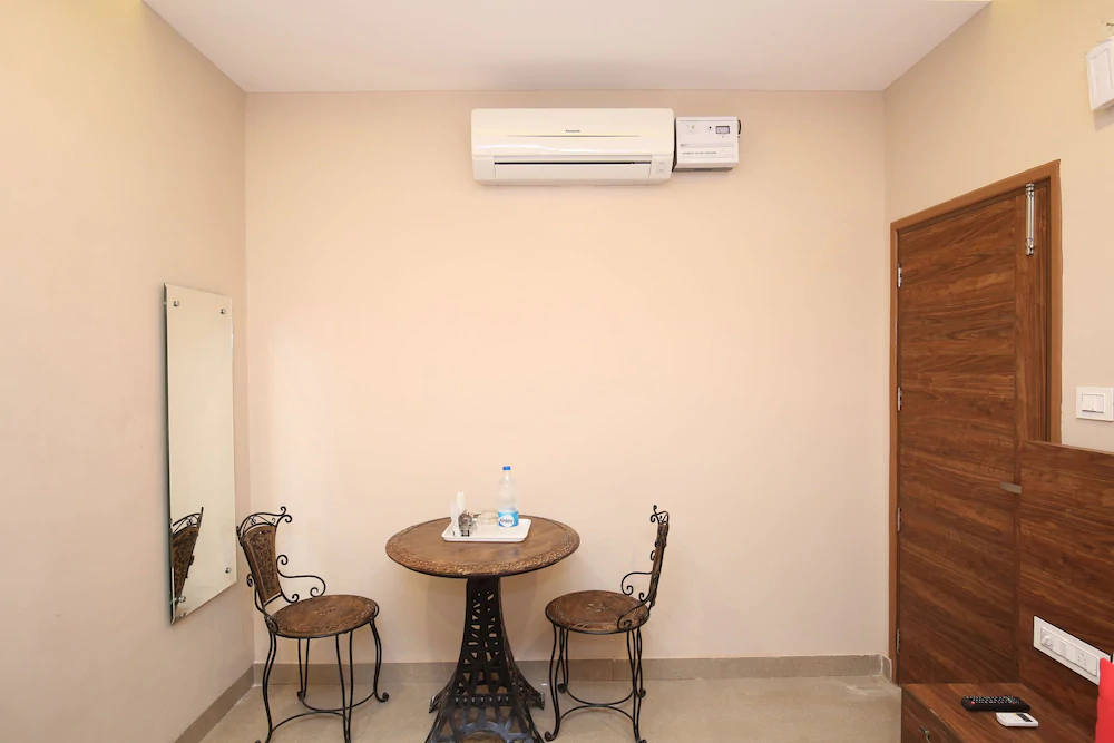 Hotel Platina By OYO Rooms