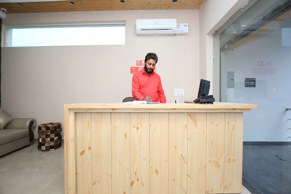 Hotel Platina By OYO Rooms