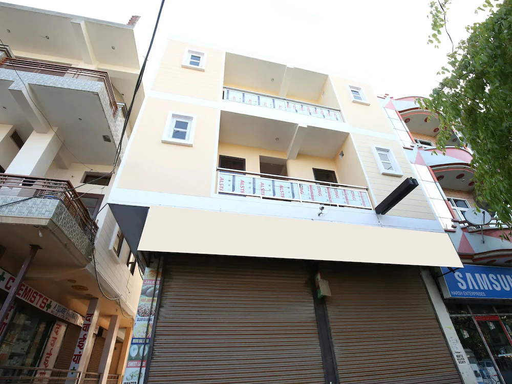 Hotel Riyasat By OYO Rooms