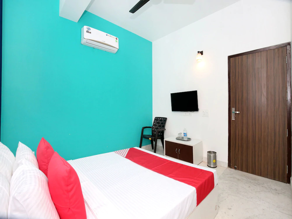 Hotel Riyasat By OYO Rooms
