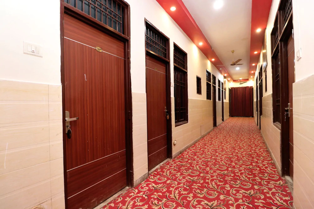 Hotel Rr Villa By OYO Rooms