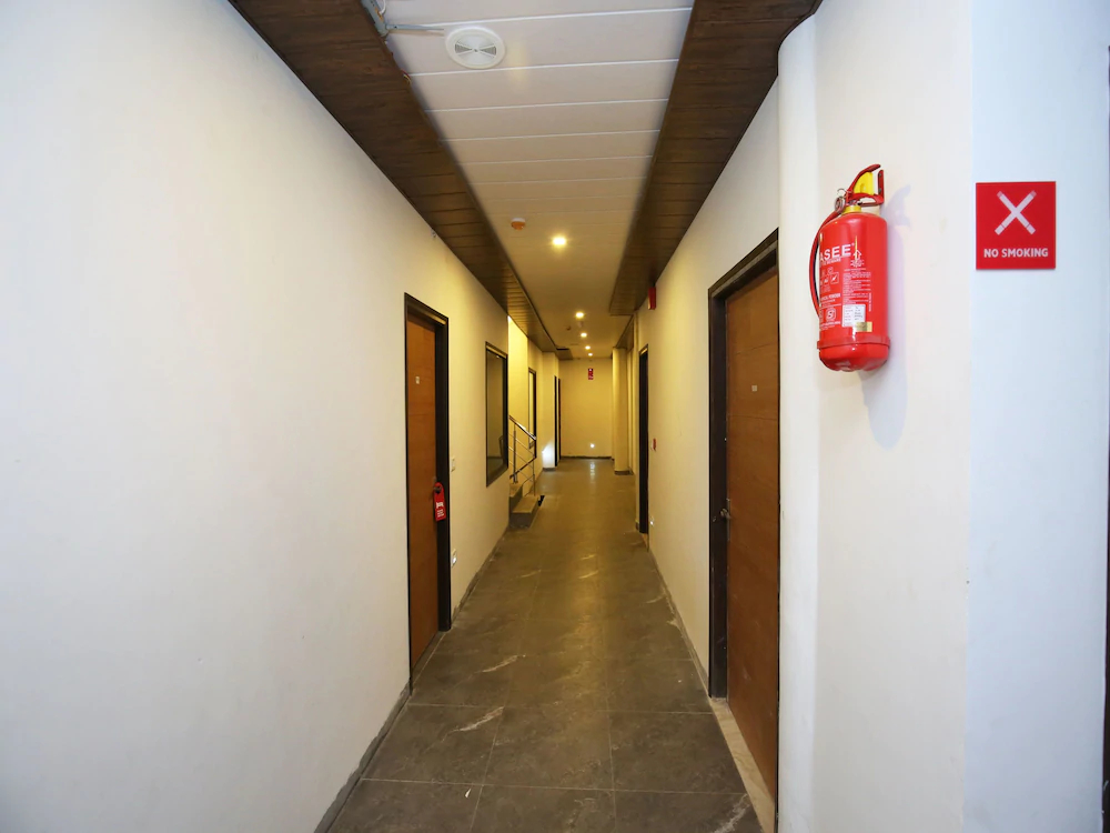 Hotel Seven by OYO Rooms