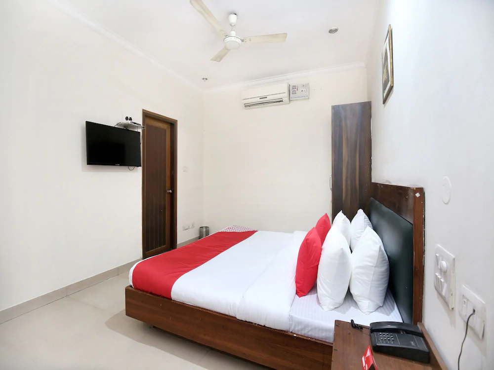 Hotel Supreme by Oyo Rooms