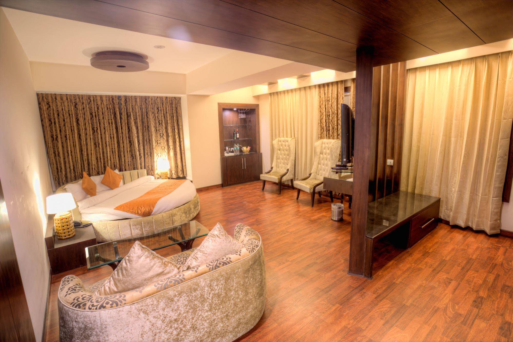 Mercure Chandigarh Tribune Chowk