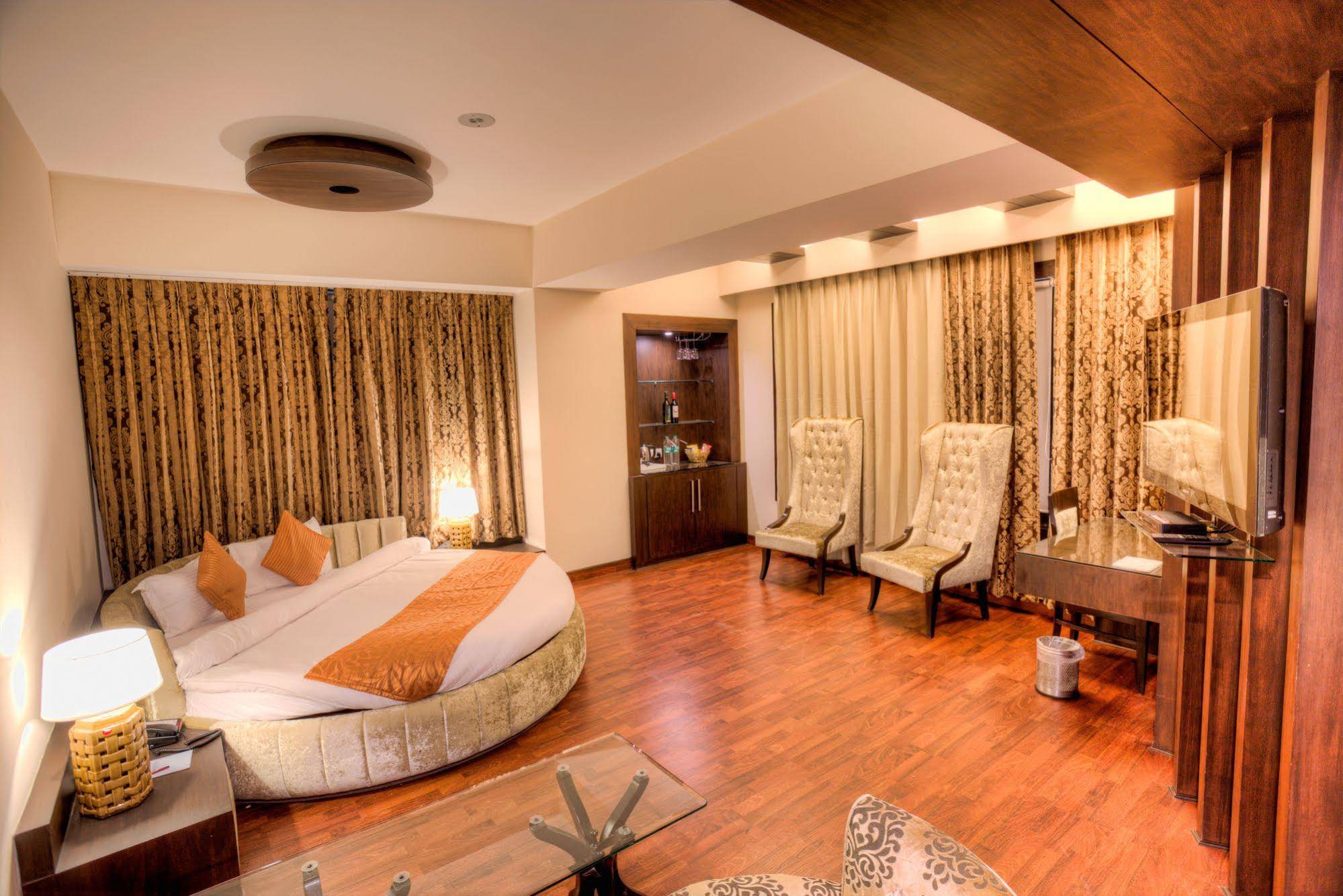 Mercure Chandigarh Tribune Chowk