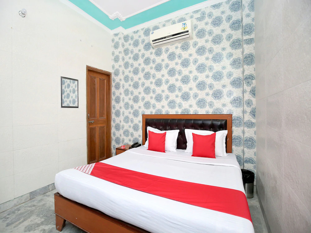 New Bhaskar By OYO Rooms