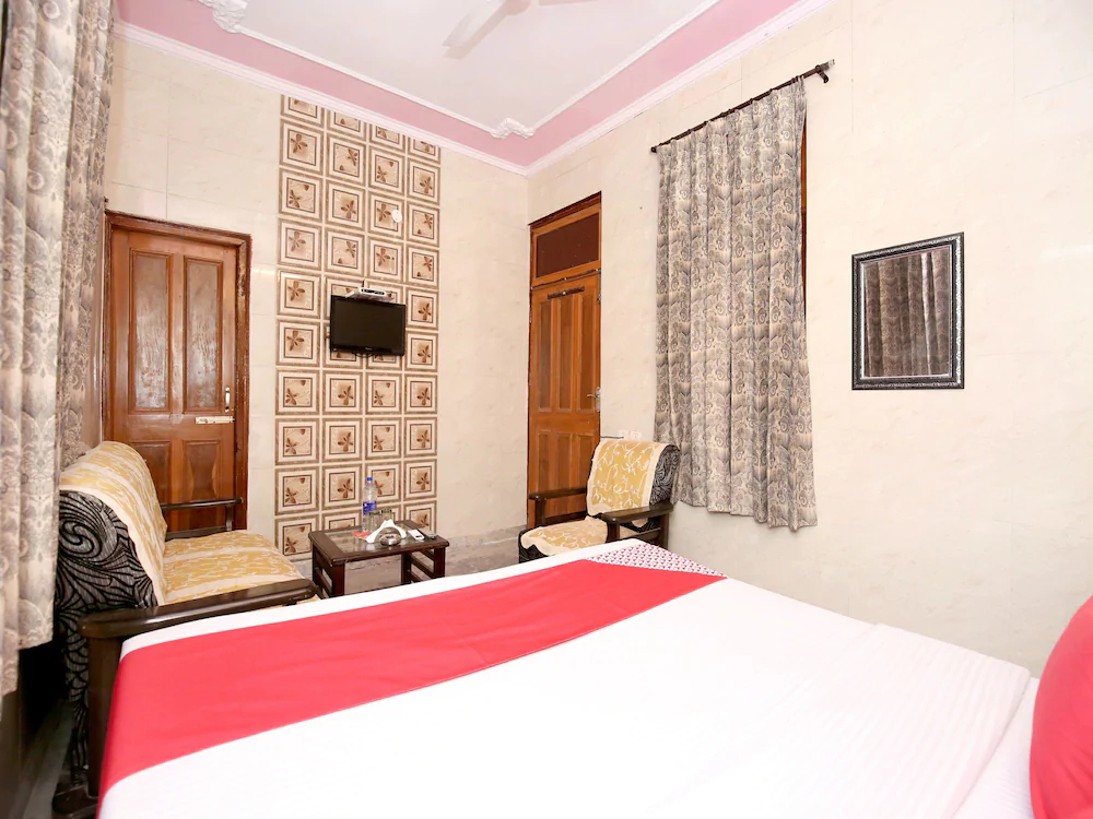 New Bhaskar By OYO Rooms