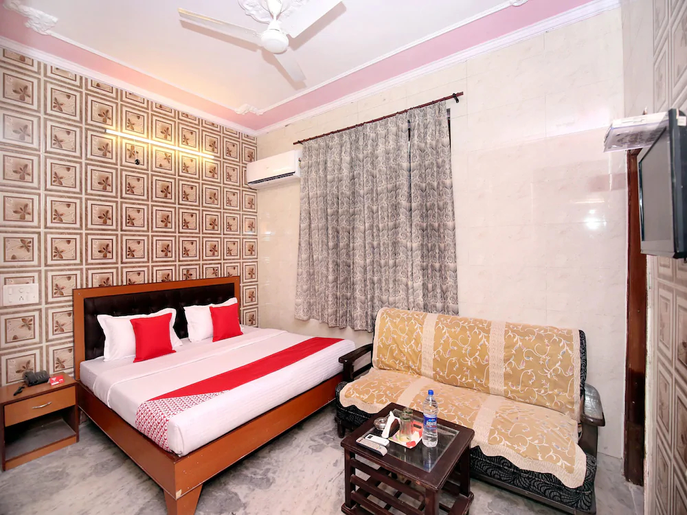 New Bhaskar By OYO Rooms