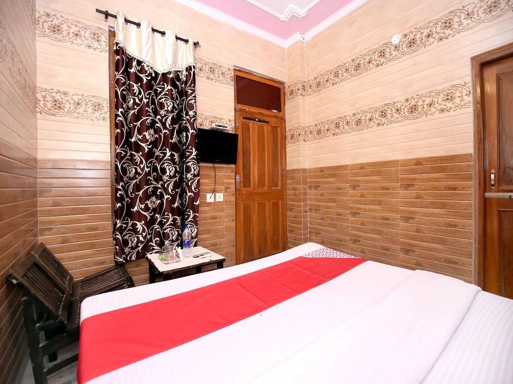 New Bhaskar By OYO Rooms