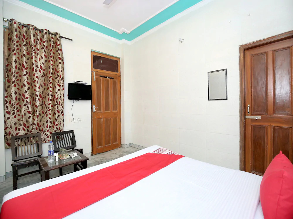 New Bhaskar By OYO Rooms