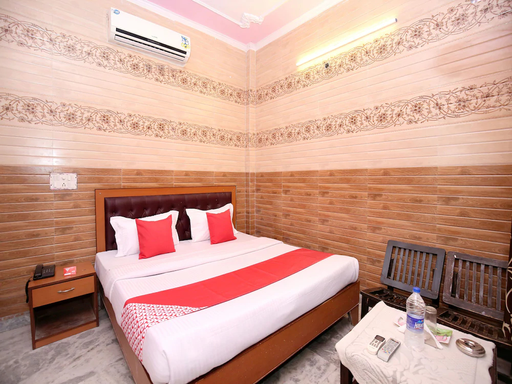 New Bhaskar By OYO Rooms