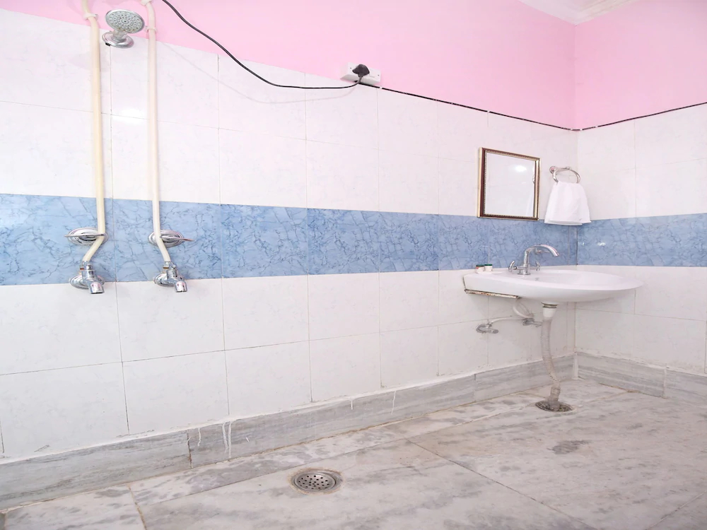 New Bhaskar By OYO Rooms