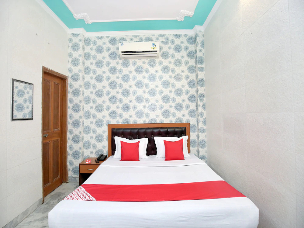 New Bhaskar By OYO Rooms