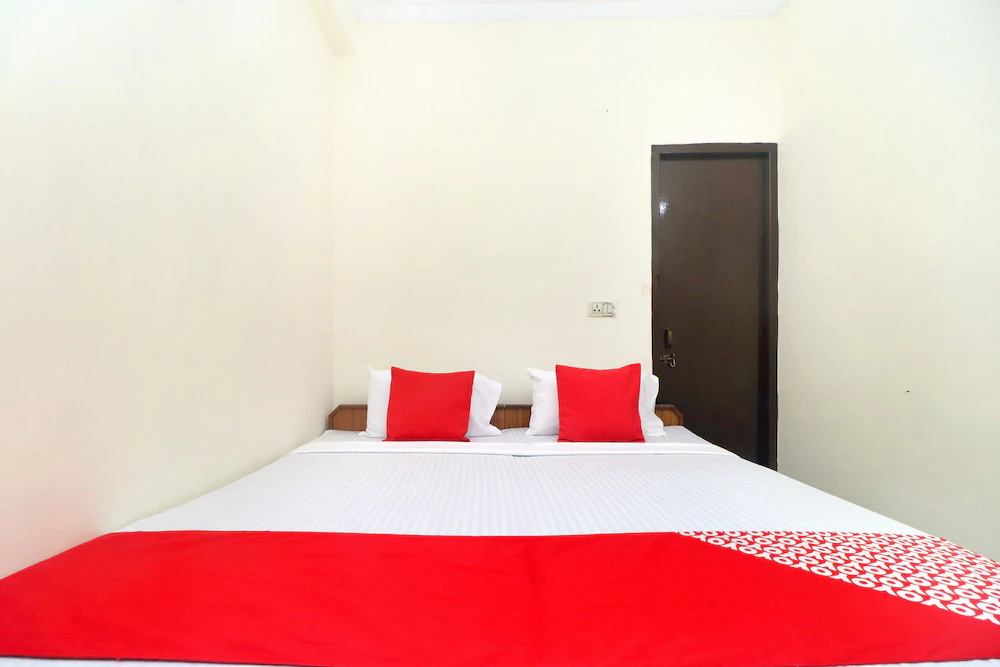 OYO 19403 Hotel Ashish Plaza
