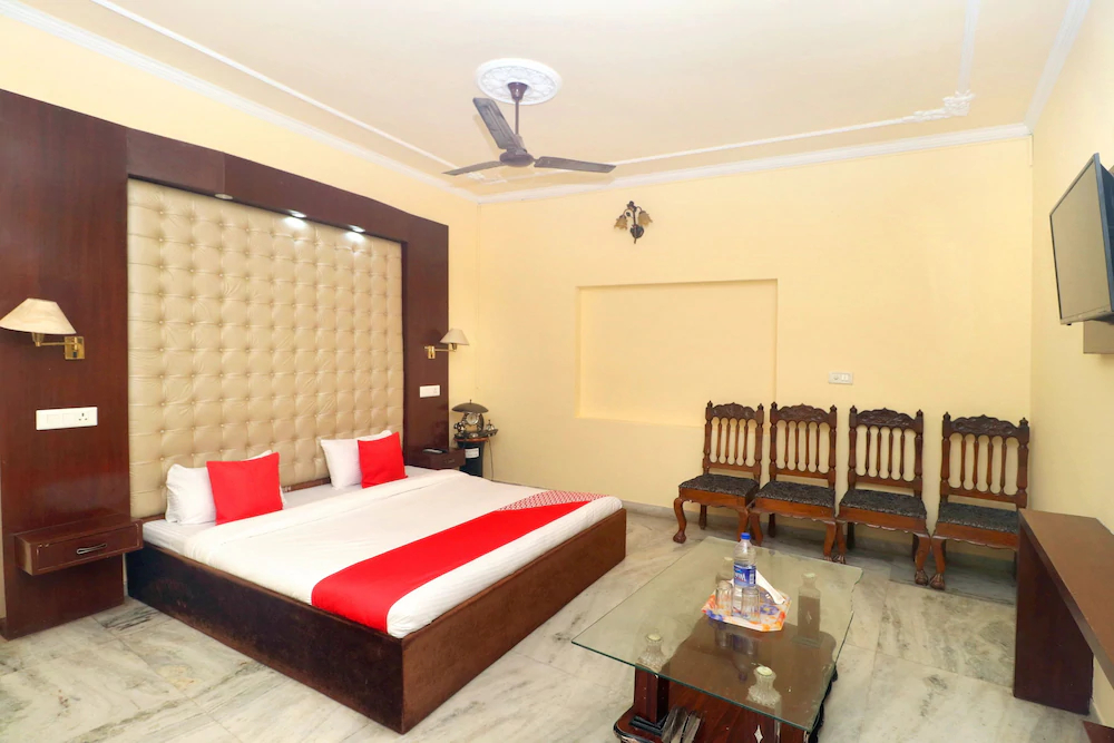 OYO 19403 Hotel Ashish Plaza