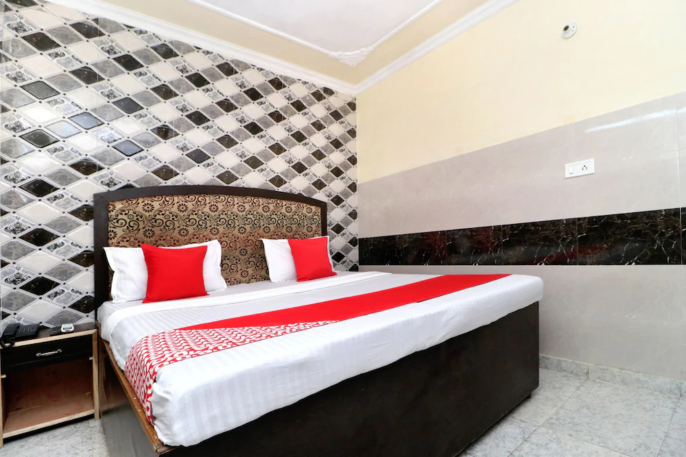 OYO 19961 Hotel New Diamond