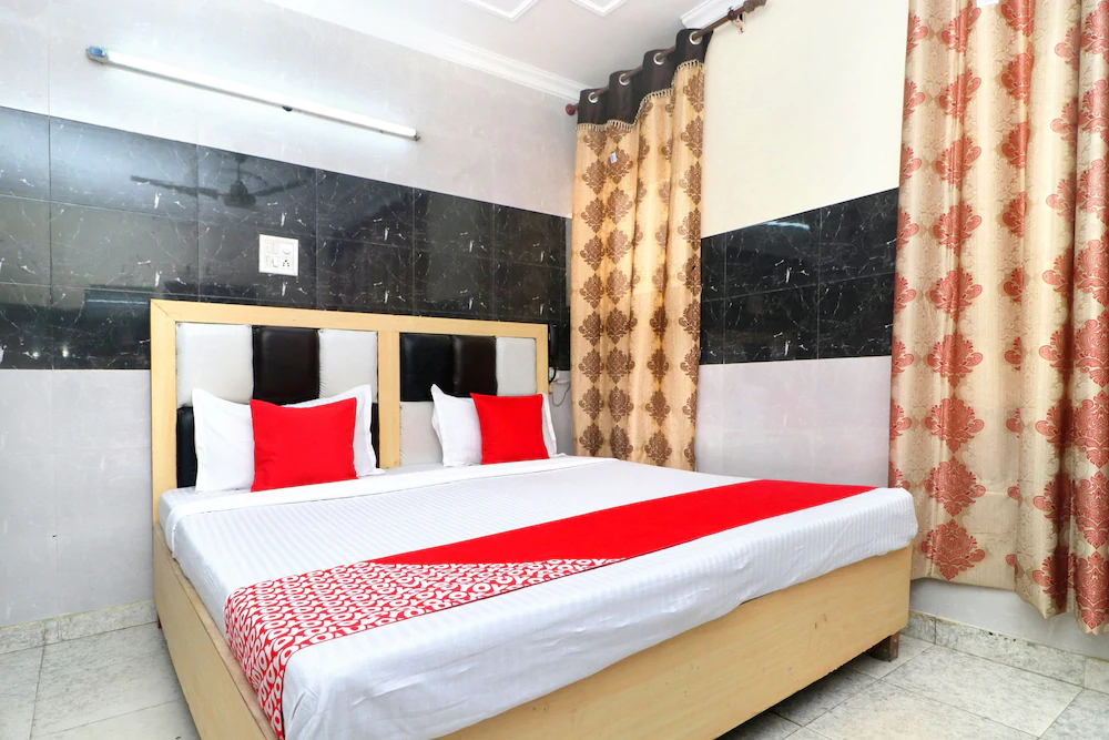 OYO 19961 Hotel New Diamond