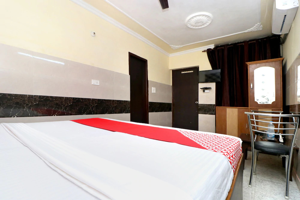 OYO 19961 Hotel New Diamond