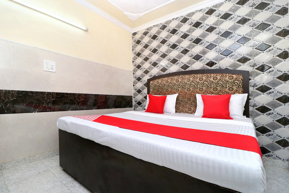 OYO 19961 Hotel New Diamond