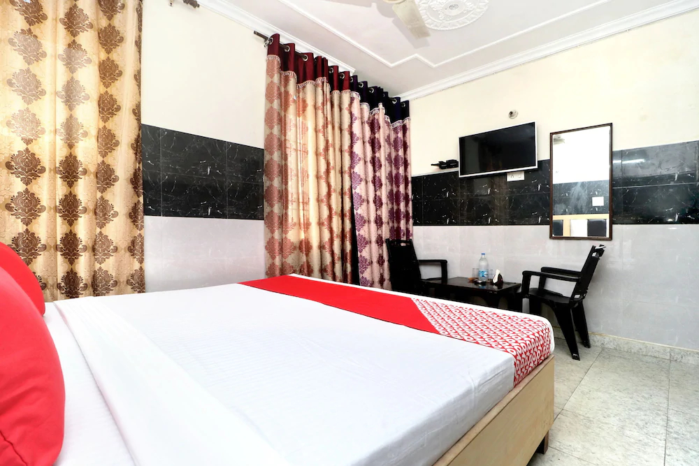 OYO 19961 Hotel New Diamond