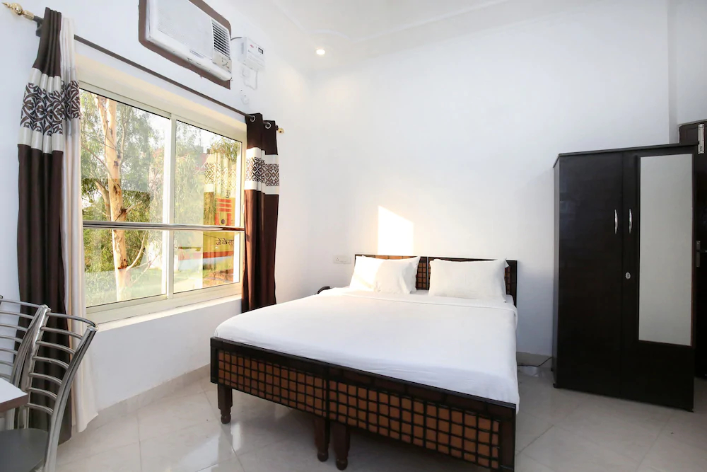 OYO 9371 Hotel Hide In