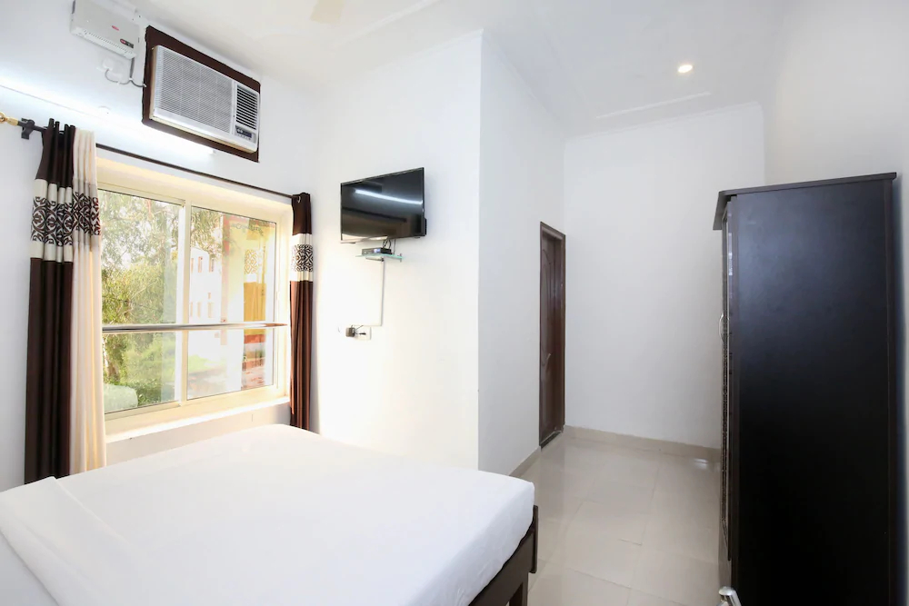 OYO 9371 Hotel Hide In