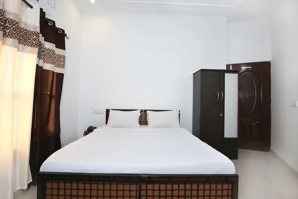 OYO 9371 Hotel Hide In