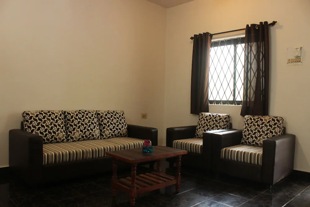 OYO 9371 Hotel Hide In