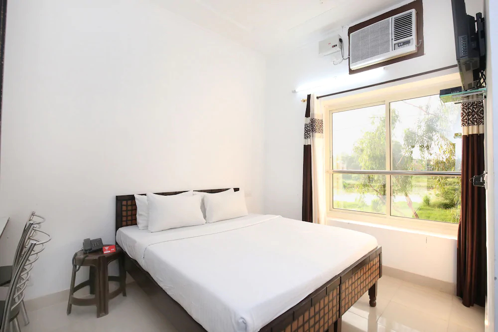 OYO 9371 Hotel Hide In