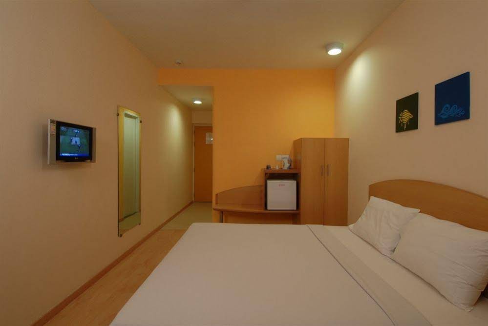 Red Fox Hotel Chandigarh