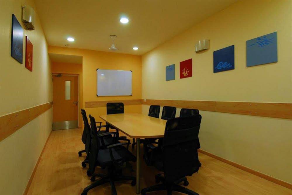 Red Fox Hotel Chandigarh