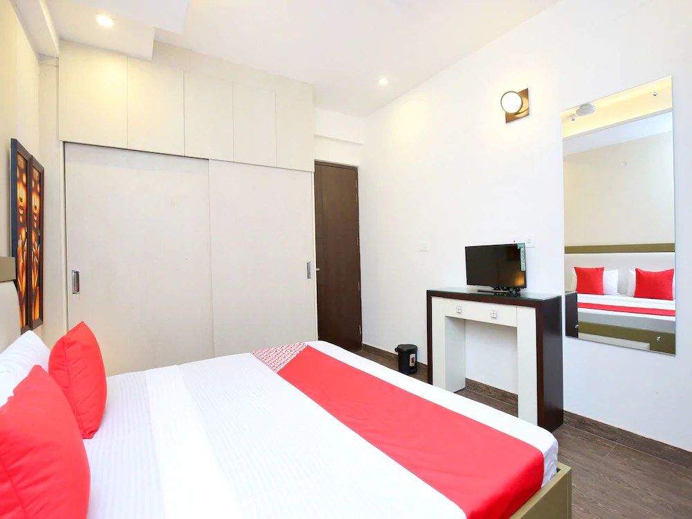Royale Lake Suites