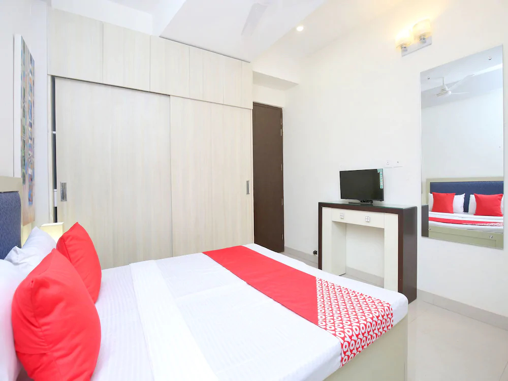 Royale Lake Suites