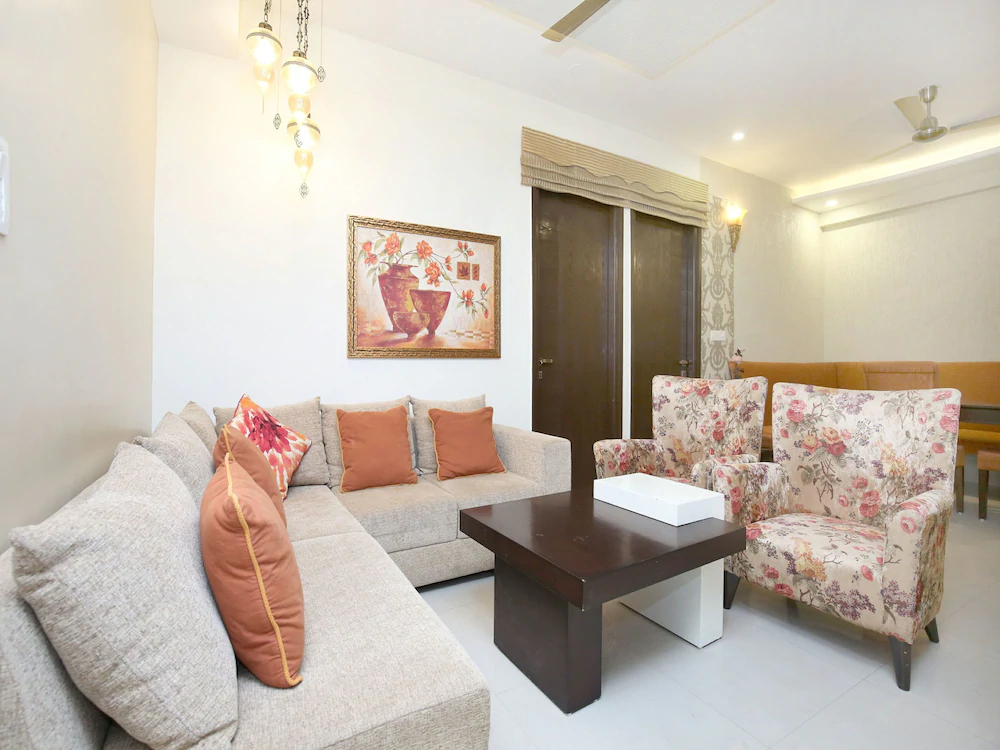 Royale Lake Suites