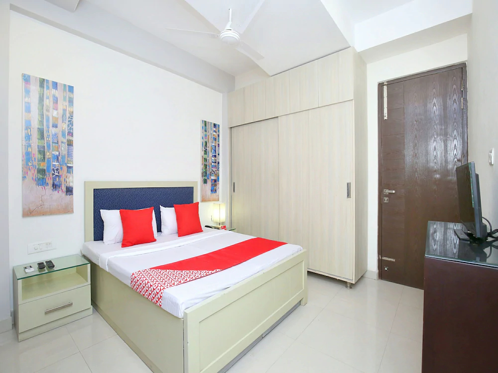 Royale Lake Suites