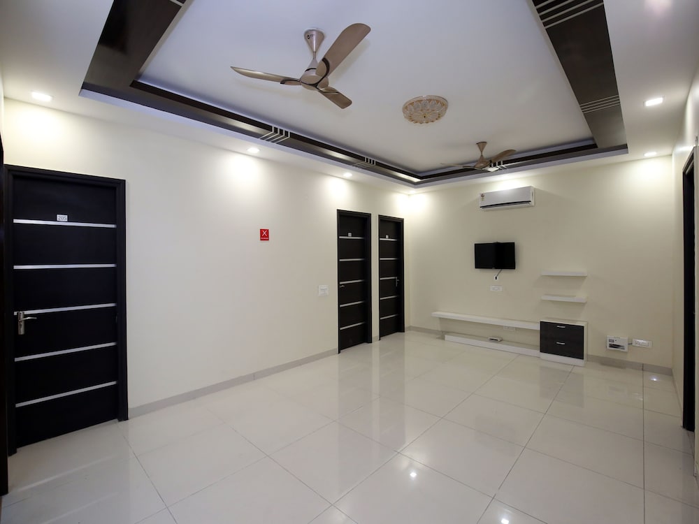 Shashank Villa By OYO Rooms