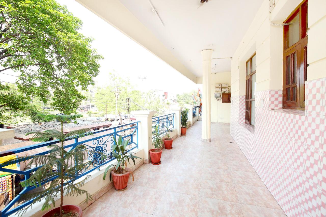 Surya Palace by OYO Rooms