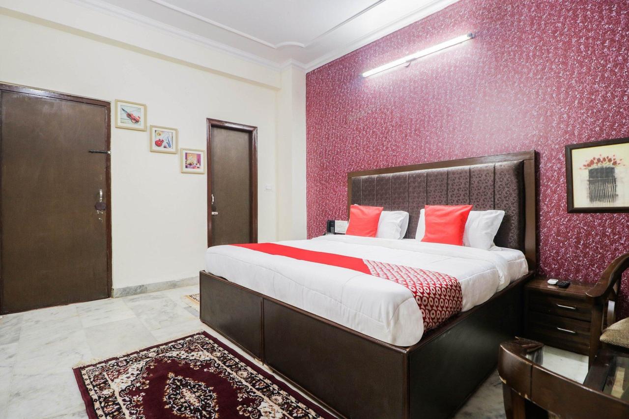 The White Villa by OYO Rooms
