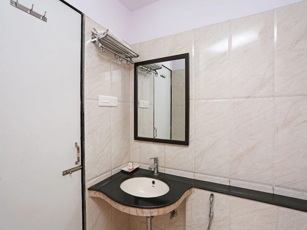 Hotel Central Plaza By OYO Rooms