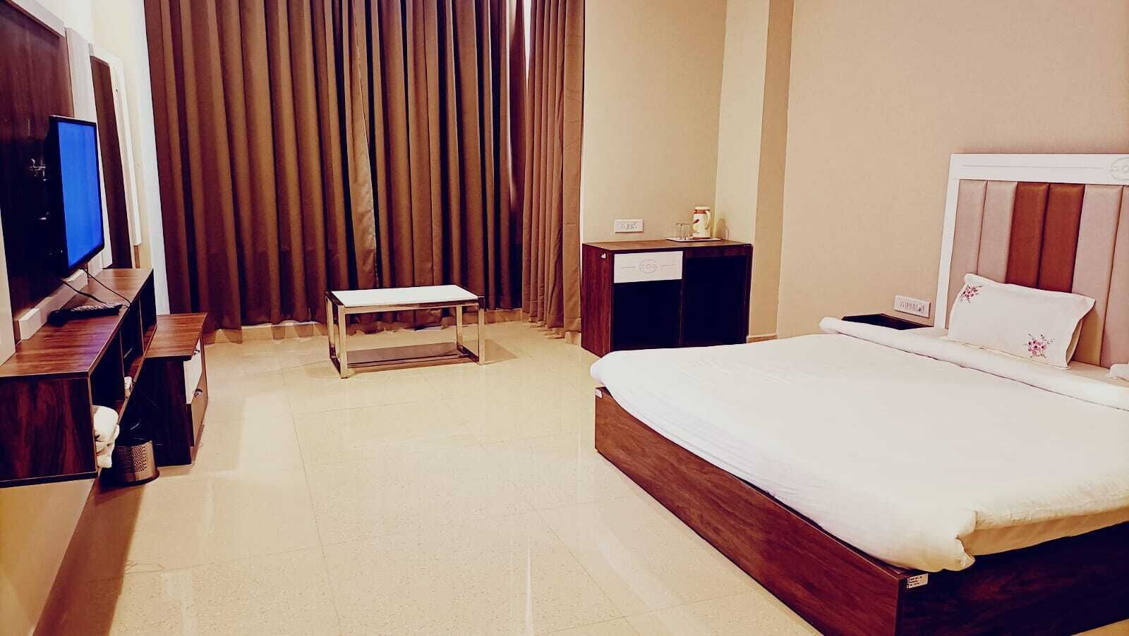 Hotel Emperor Paradise