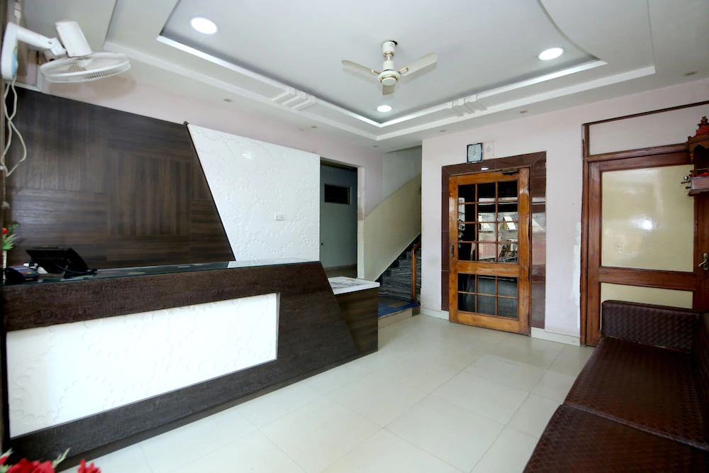 Raja By OYO Rooms