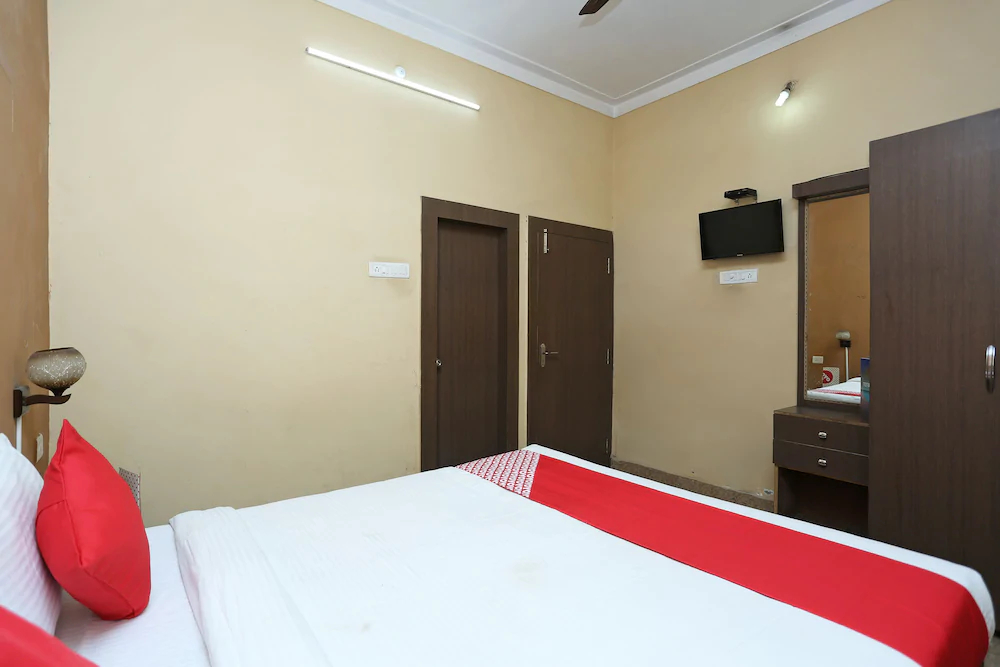 Hotel Classic By OYO Rooms