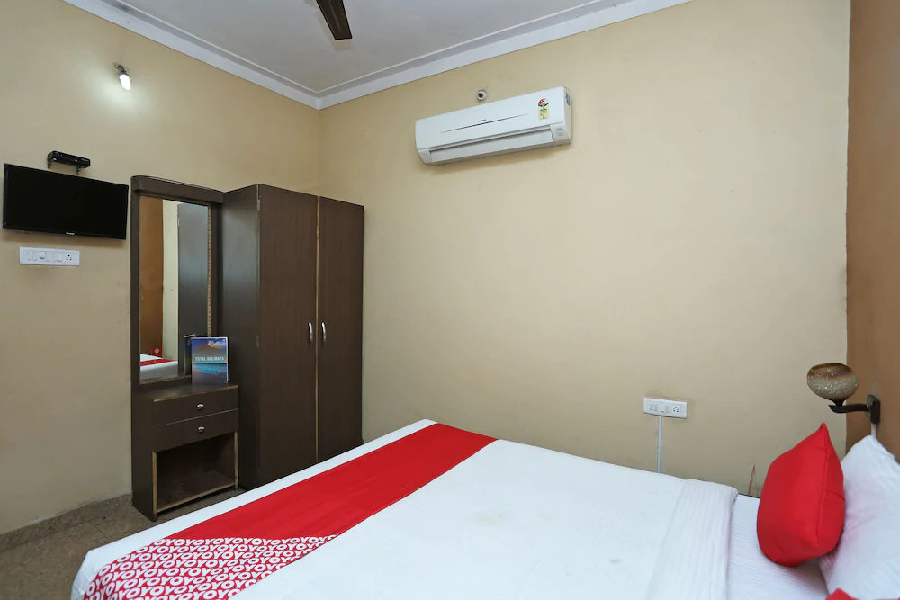 Hotel Classic By OYO Rooms
