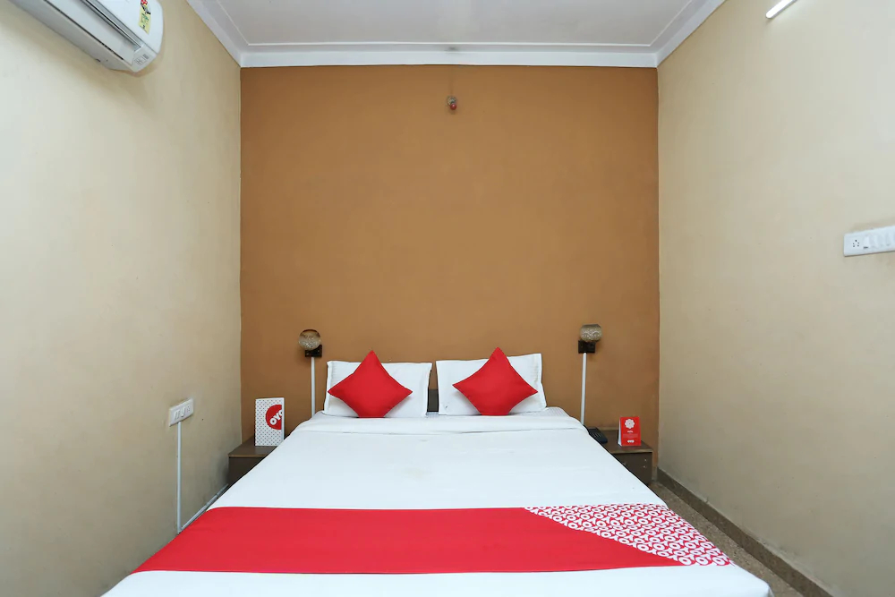 Hotel Classic By OYO Rooms