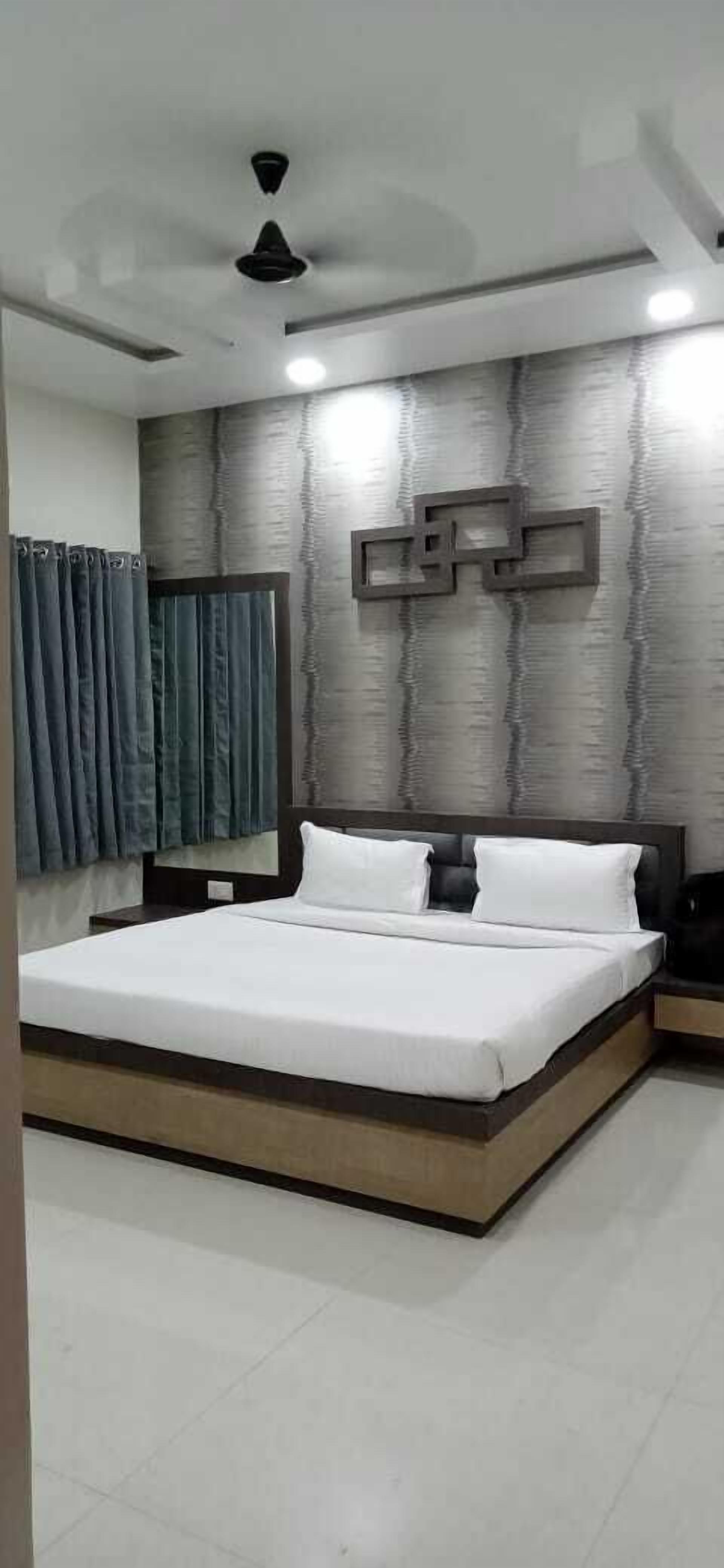 Hotel Grand Royal