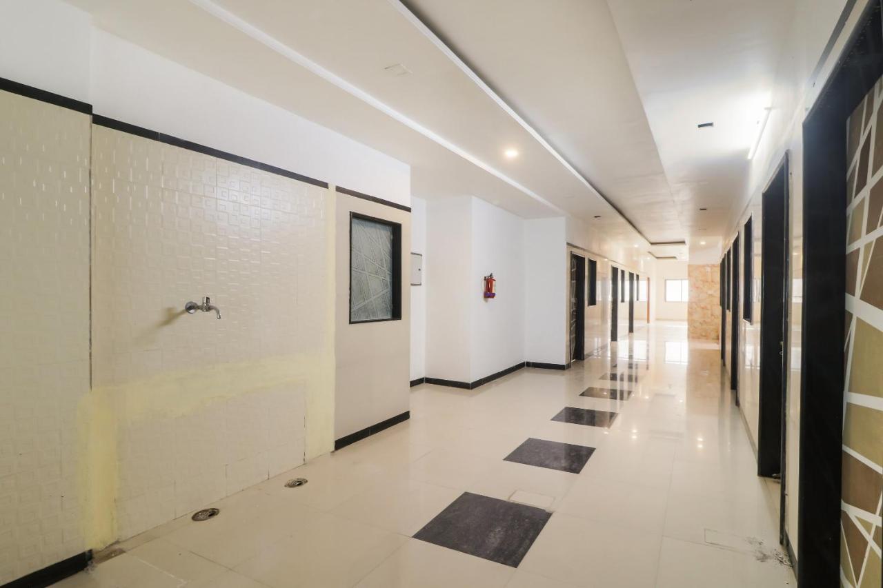 Hotel Kingston by OYO Rooms