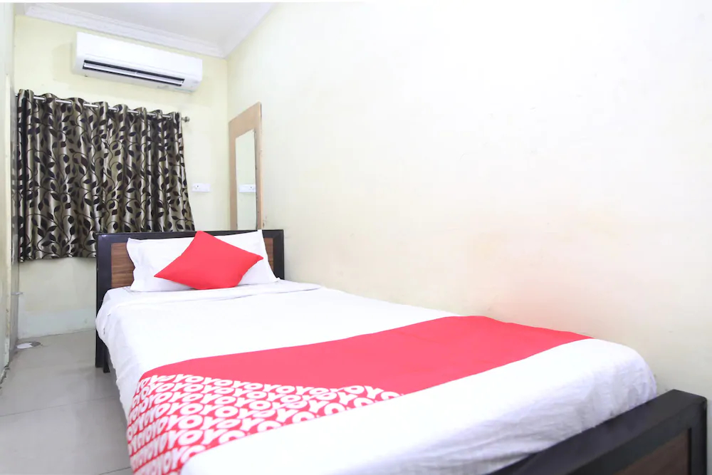 Hotel Multi Star By OYO Rooms