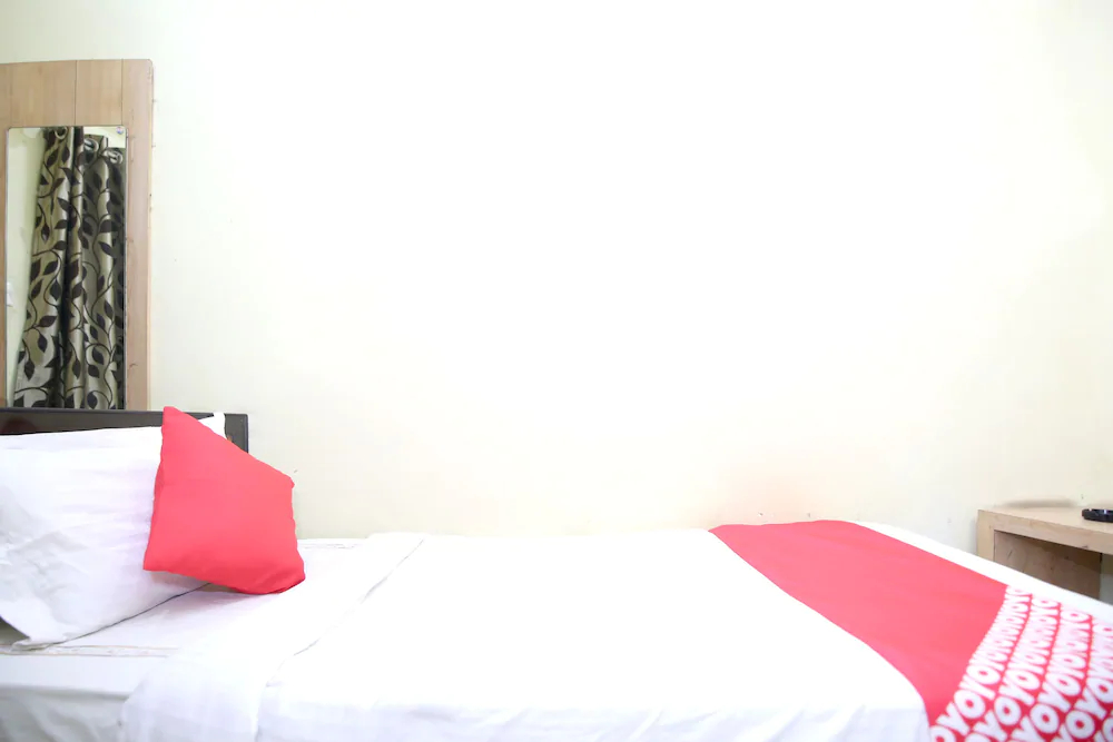 Hotel Multi Star By OYO Rooms